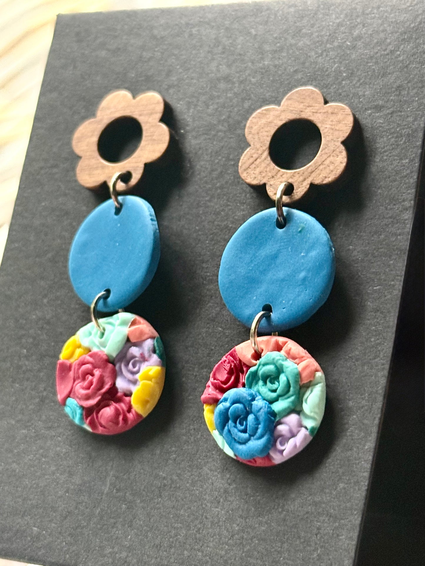 Blue red wooden flower stud