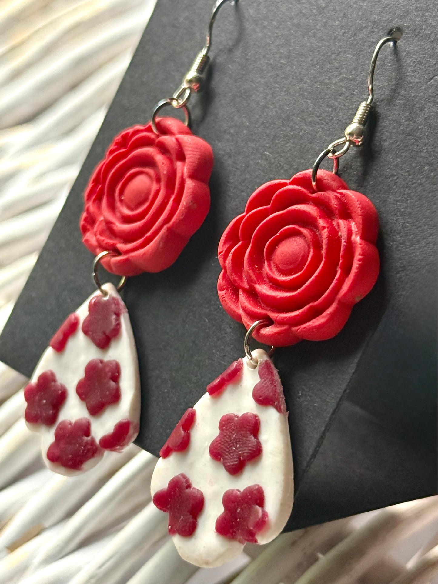 Red flower scalloped teardrop earrings