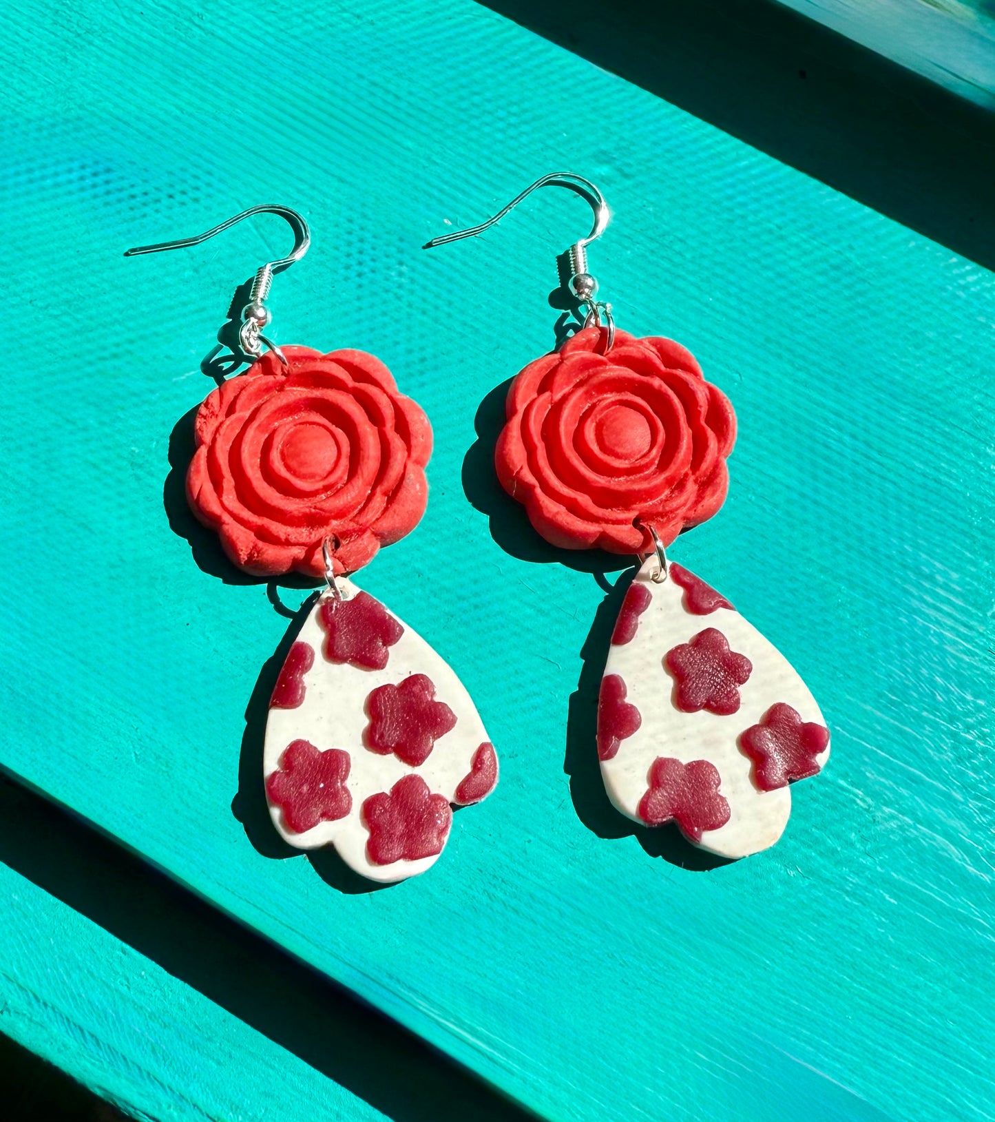 Red flower scalloped teardrop earrings
