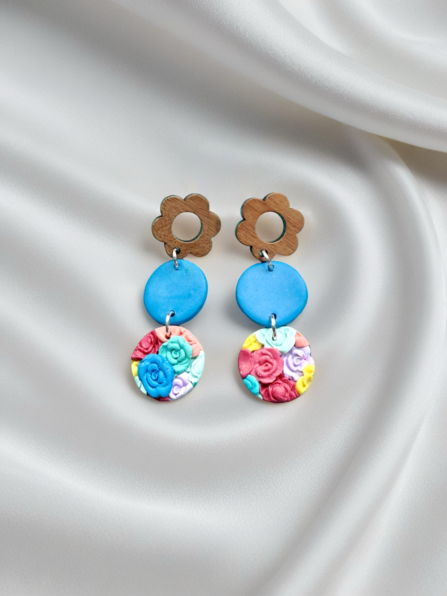 Blue red wooden flower stud